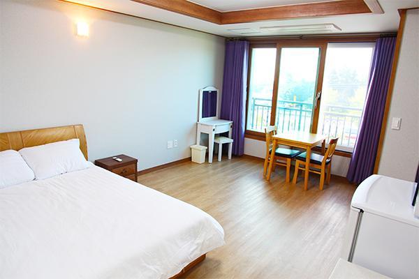 Dk House Pension Seogwipo Exterior foto