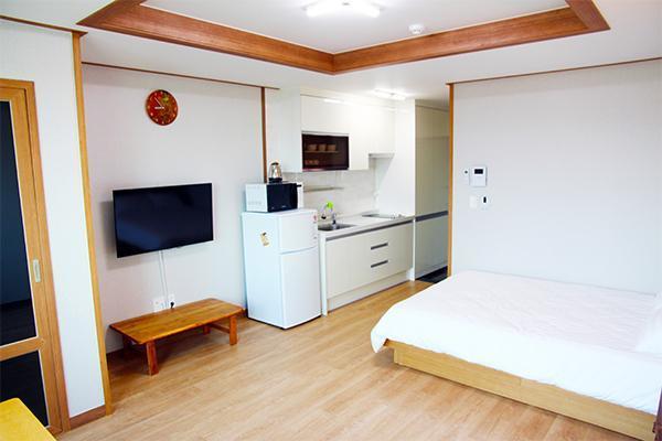 Dk House Pension Seogwipo Exterior foto