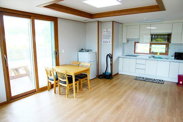 Dk House Pension Seogwipo Exterior foto