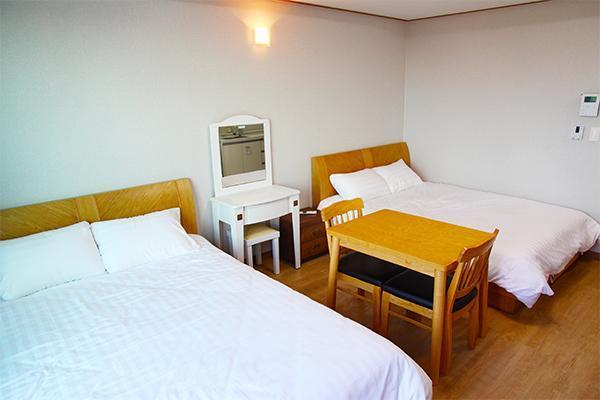 Dk House Pension Seogwipo Exterior foto