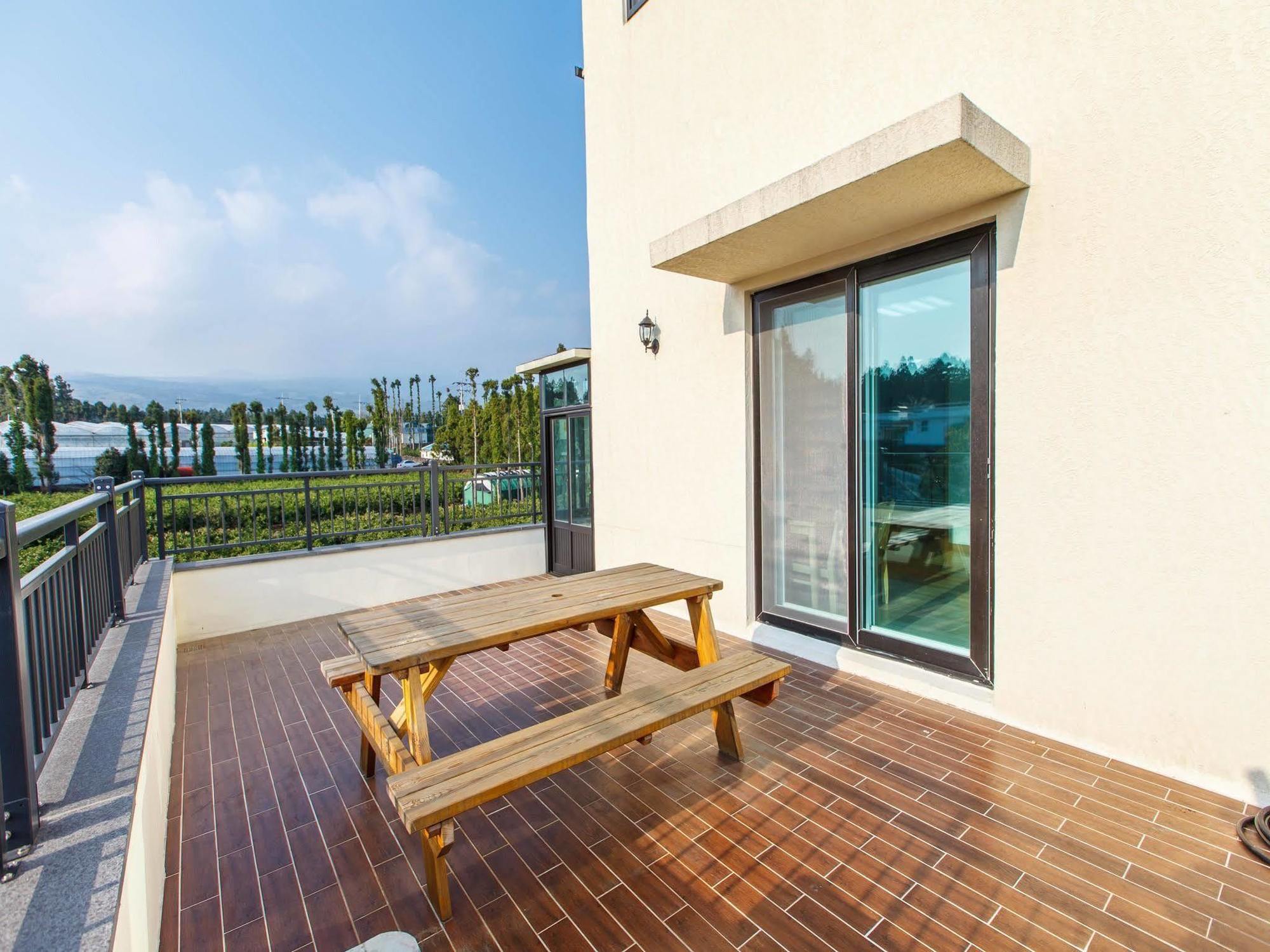 Dk House Pension Seogwipo Exterior foto